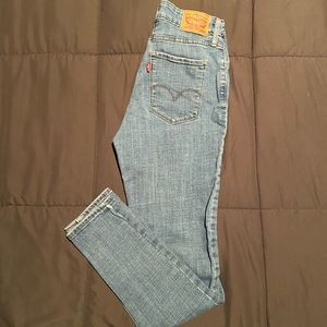 Women’s Levi’s jeans